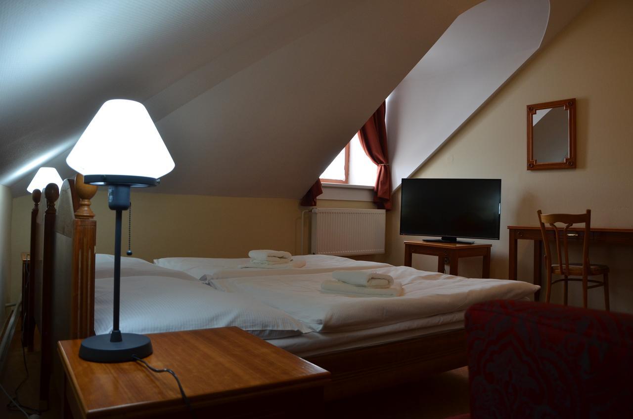 Hotel Napoleon Austerlitz Kültér fotó